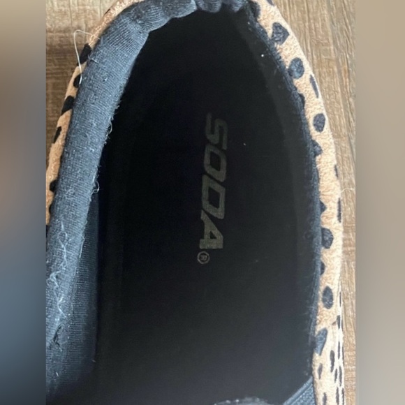 Soda leopard print slip on shoes. Comfortable and Soft. Women’s size 9 - Picture 7 of 9